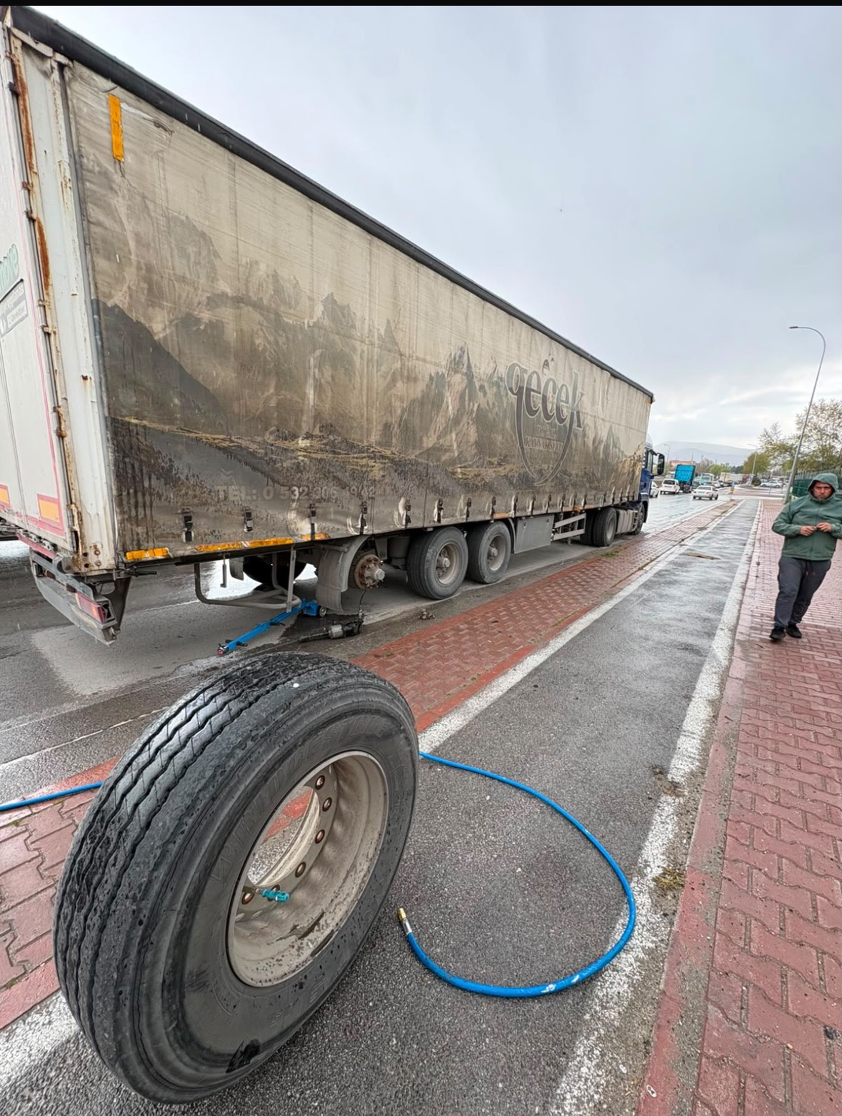 Koçlas Oto Lastik Yol Yardım 