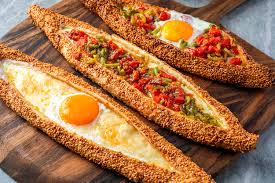 Kırmızı Beyaz Pide Kebap 