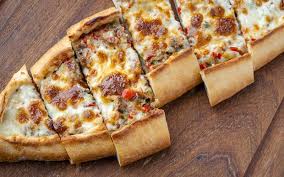 Kırmızı Beyaz Pide Kebap 